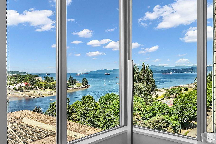 1202 1005 Beach Avenue Vancouver, BC - 3