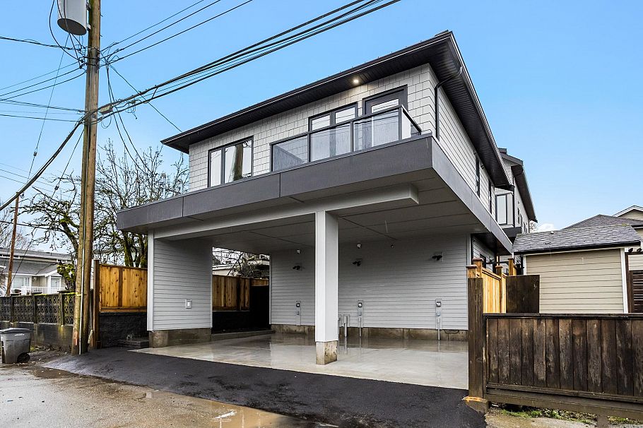 2 3275 Graveley Street Vancouver, BC - 24