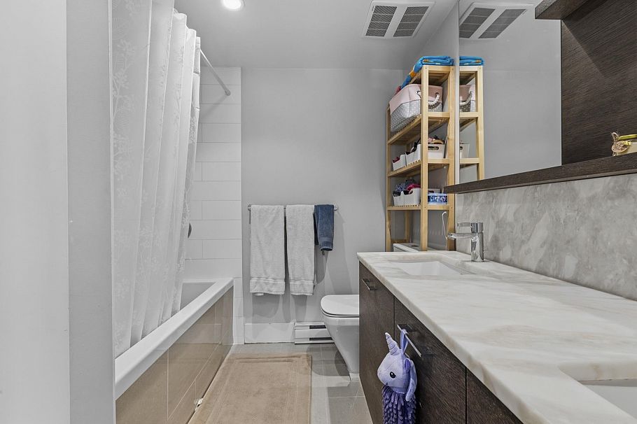 276 W 62nd Avenue Vancouver, BC - 10