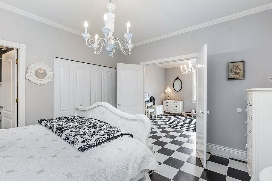 557 Lonsdale Avenue North Vancouver, BC - 19