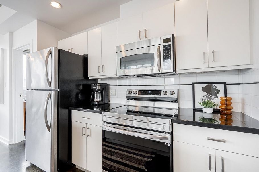 804 919 Station Street Vancouver, BC - 10