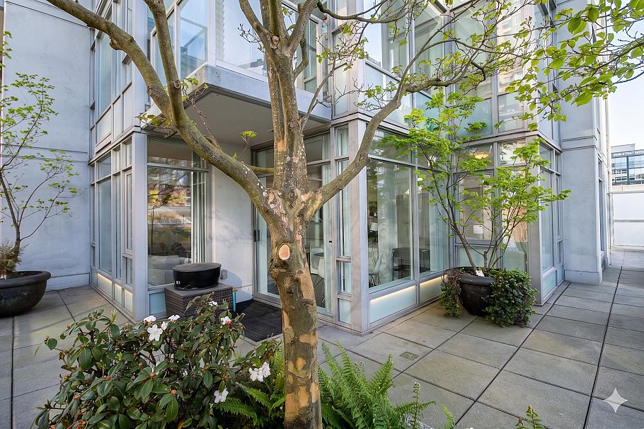 402 480 Robson Street Vancouver, BC - 3