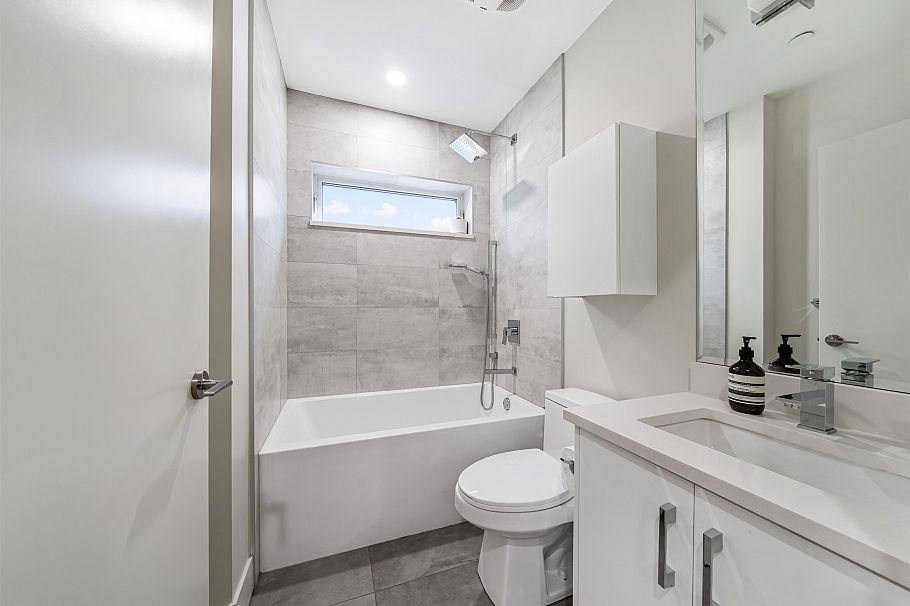 1758 E 14th Avenue Vancouver, BC - 18