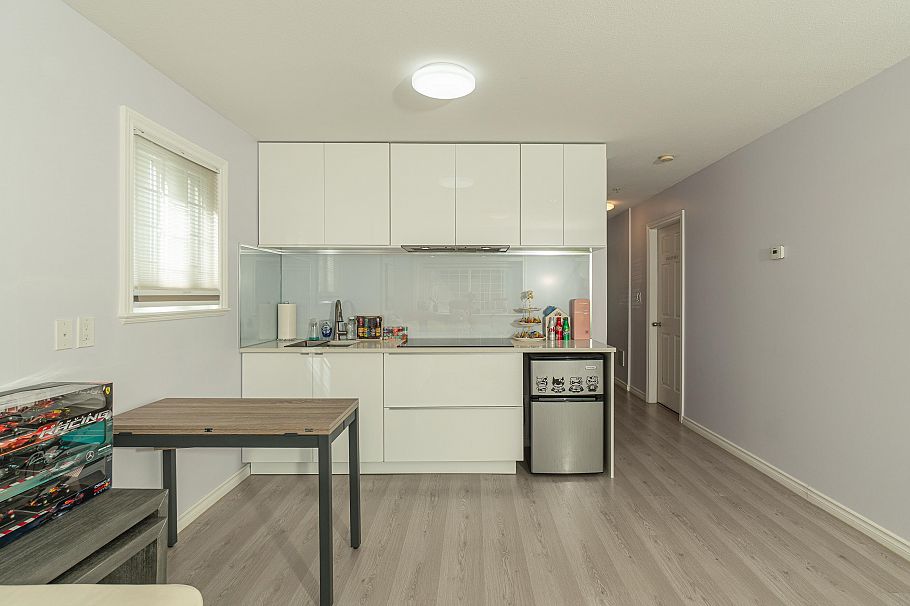 952 E 31st Avenue Vancouver, BC - 14