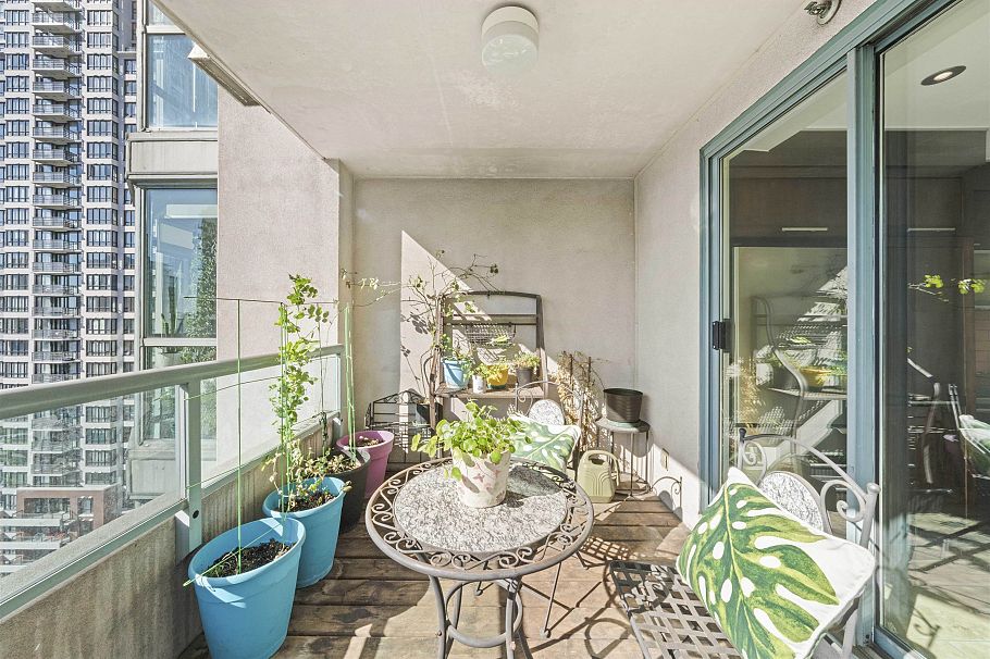 1201 888 Hamilton Street Vancouver, BC - 5