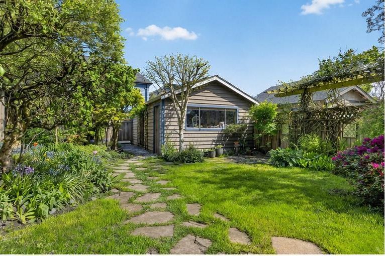 1009 E 14th Avenue Vancouver, BC - 37