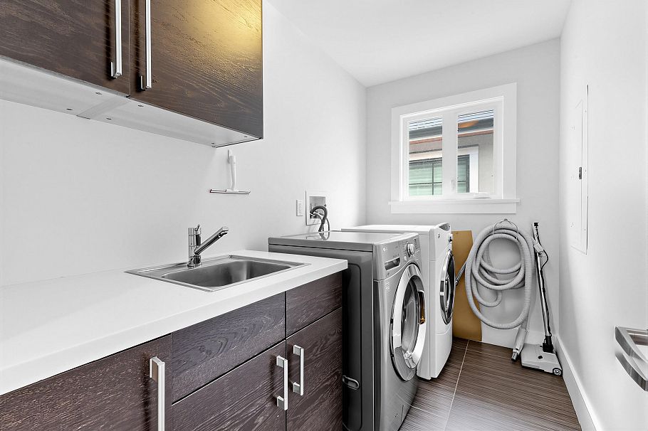 1 2922 W 41st Avenue Vancouver, BC - 31