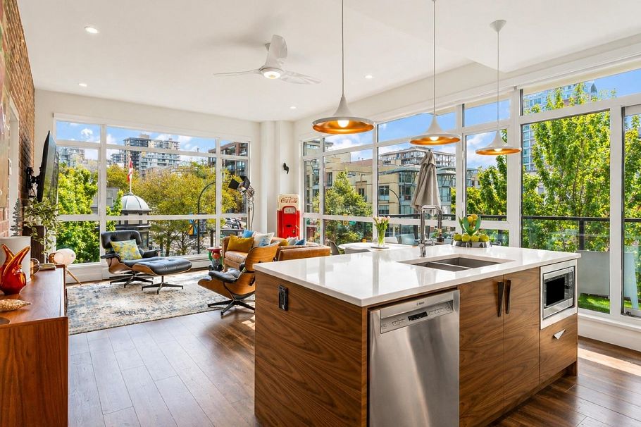 310 105 W 2nd Street North Vancouver, BC - 1