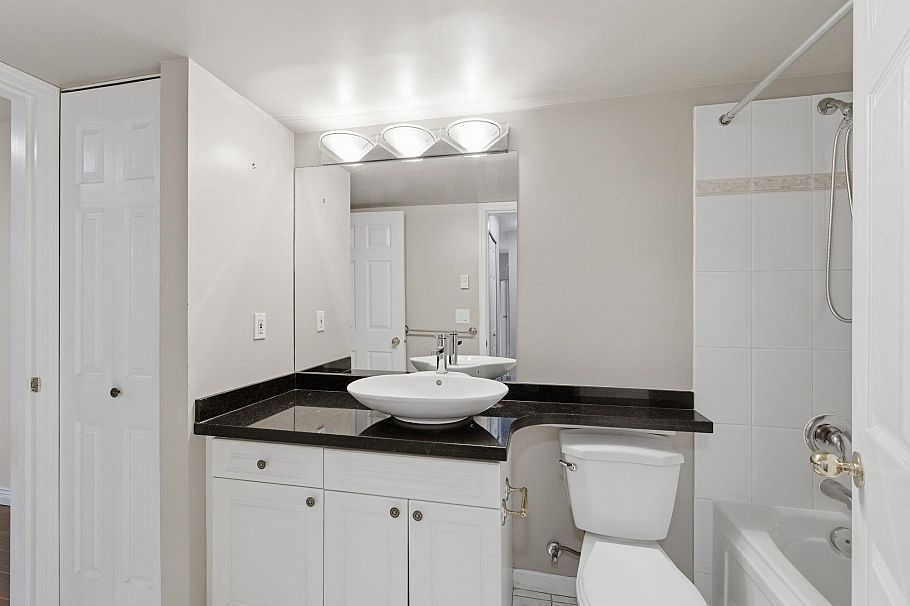 107 929 W 16th Avenue Vancouver, BC - 22