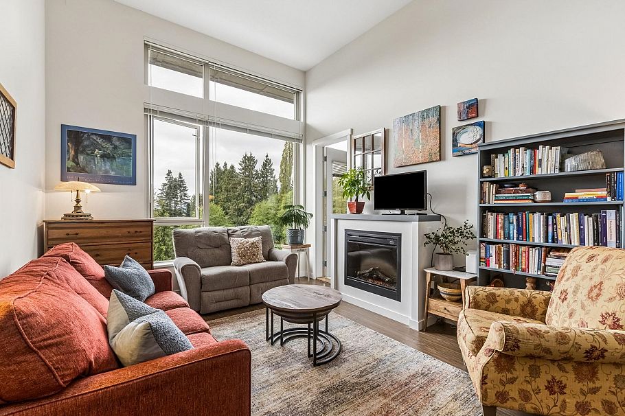 404 159 W 22nd Street North Vancouver, BC - 3