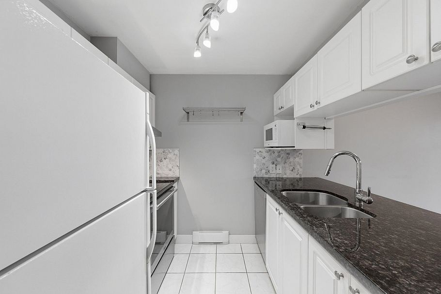 107 929 W 16th Avenue Vancouver, BC - 3