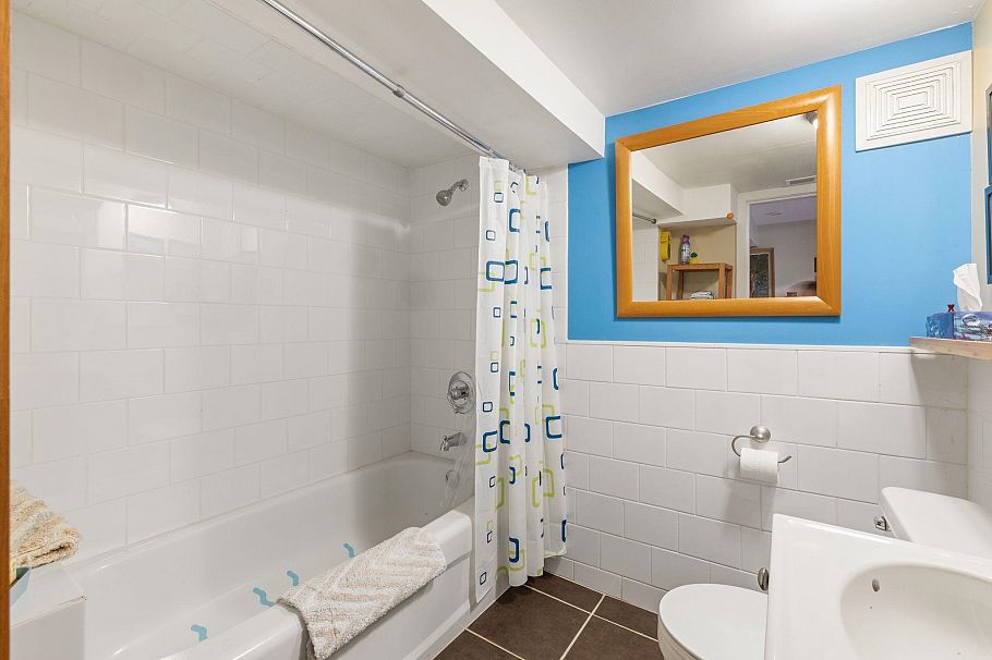 4578 Moss Street Vancouver, BC - 30