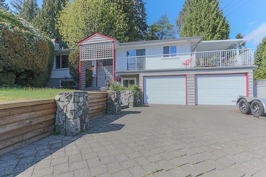 1352 E 16th Street North Vancouver, BC - 1