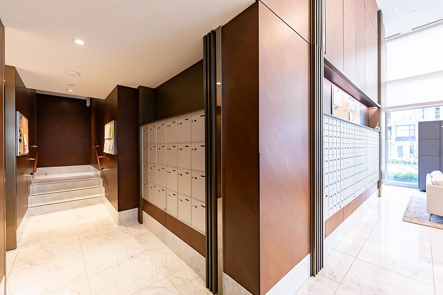 601 8800 Hazelbridge Way Richmond, BC - 18