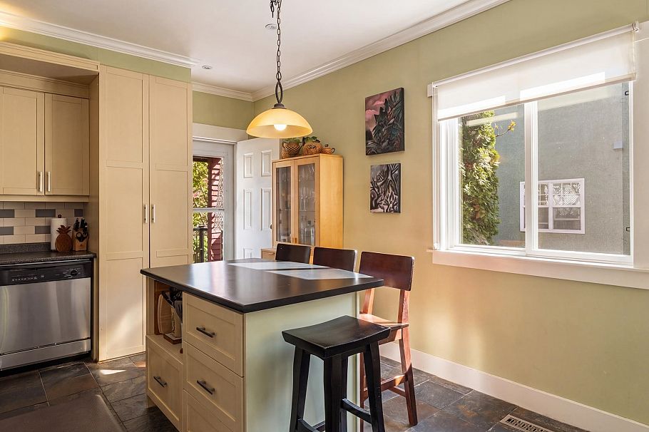 4578 Moss Street Vancouver, BC - 9