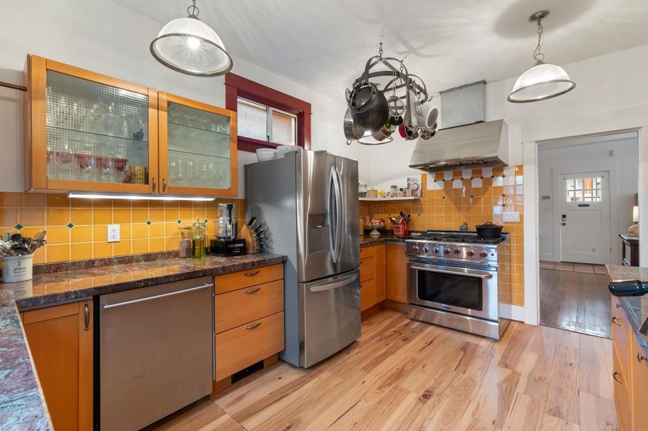 1752 E 4th Avenue Vancouver, BC - 11