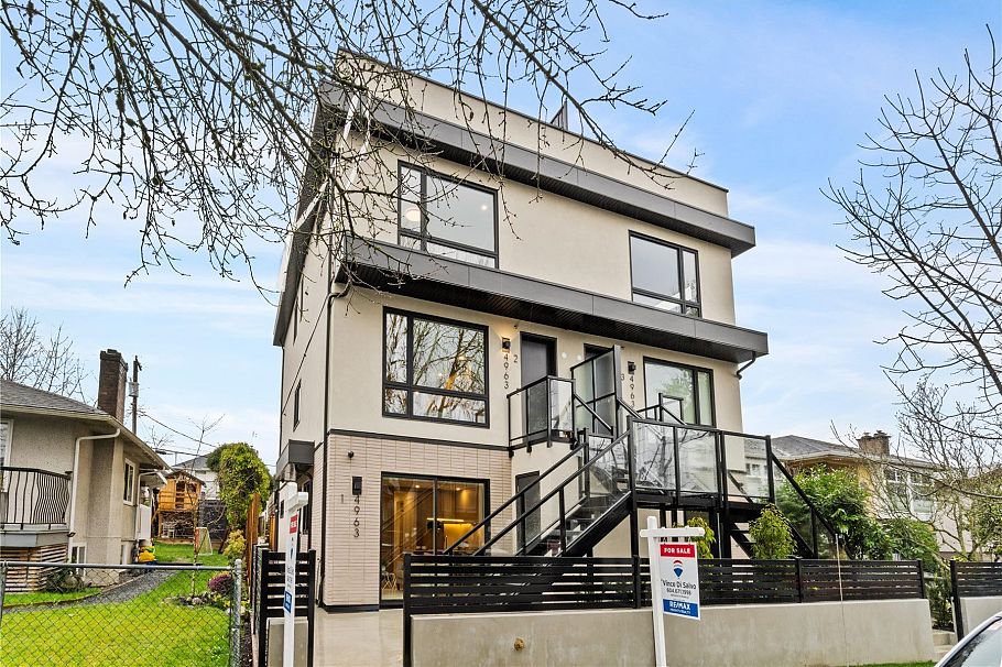 1 4963 Chester Street Vancouver, BC - 1