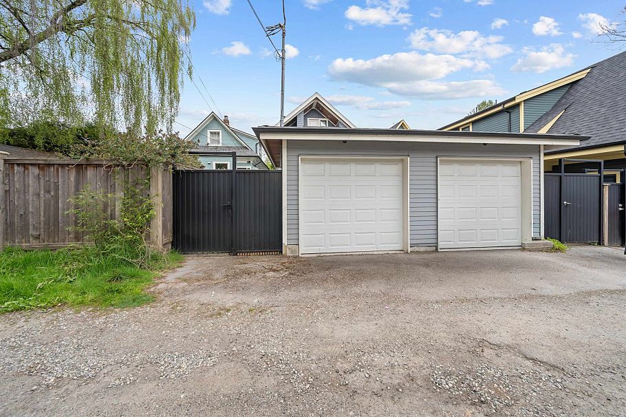 1758 E 14th Avenue Vancouver, BC - 36