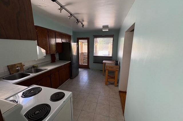 2274 Mclean Drive Vancouver, BC - 8