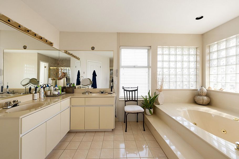 631 E 17th Street North Vancouver, BC - 27