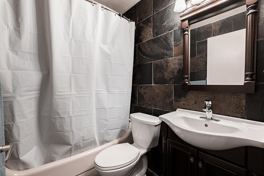 303 2615 Lonsdale Avenue North Vancouver, BC - 12