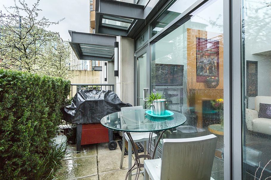104 1168 Richards Street Vancouver, BC - 5