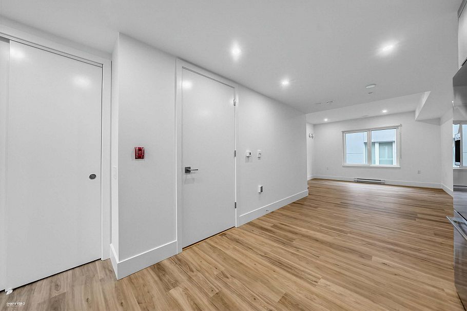 202 2075 E 1st Avenue Vancouver, BC - 17