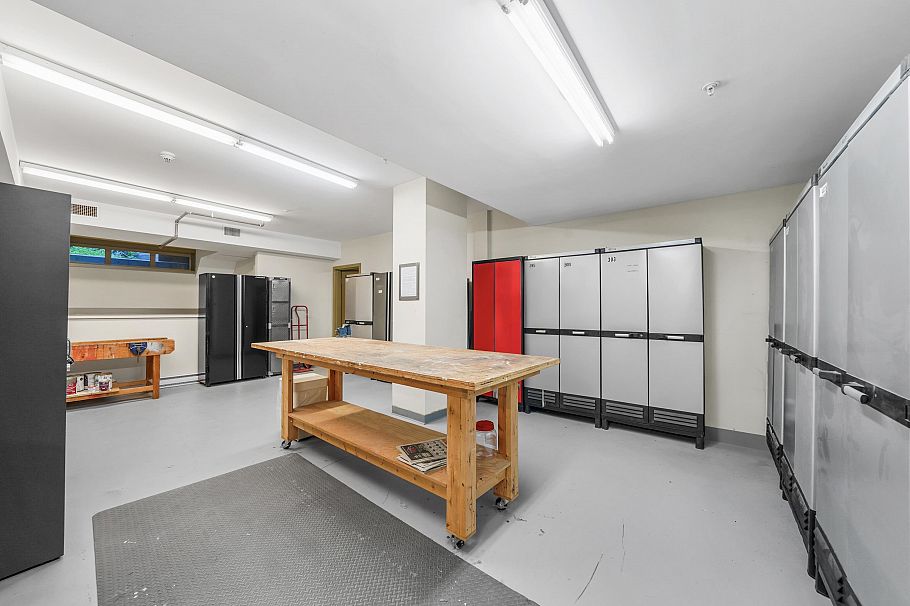 208 188 W 29 Street North Vancouver, BC - 30