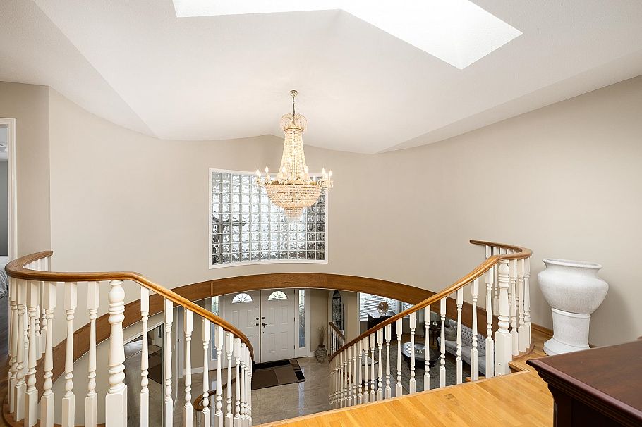 631 E 17th Street North Vancouver, BC - 21