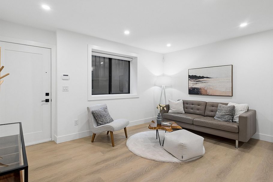 1260 Plateau Drive North Vancouver, BC - 32