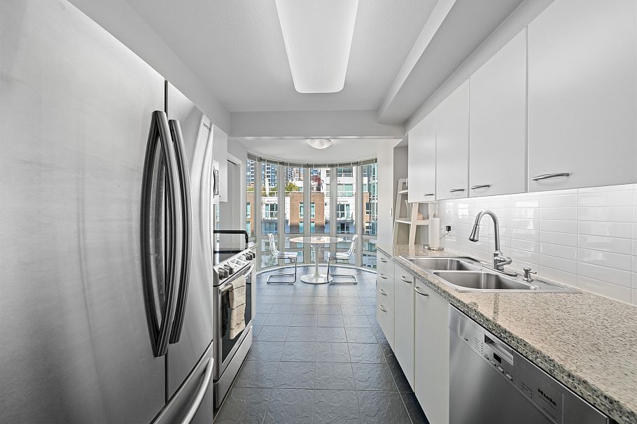 604 1501 Howe Street Vancouver, BC - 17