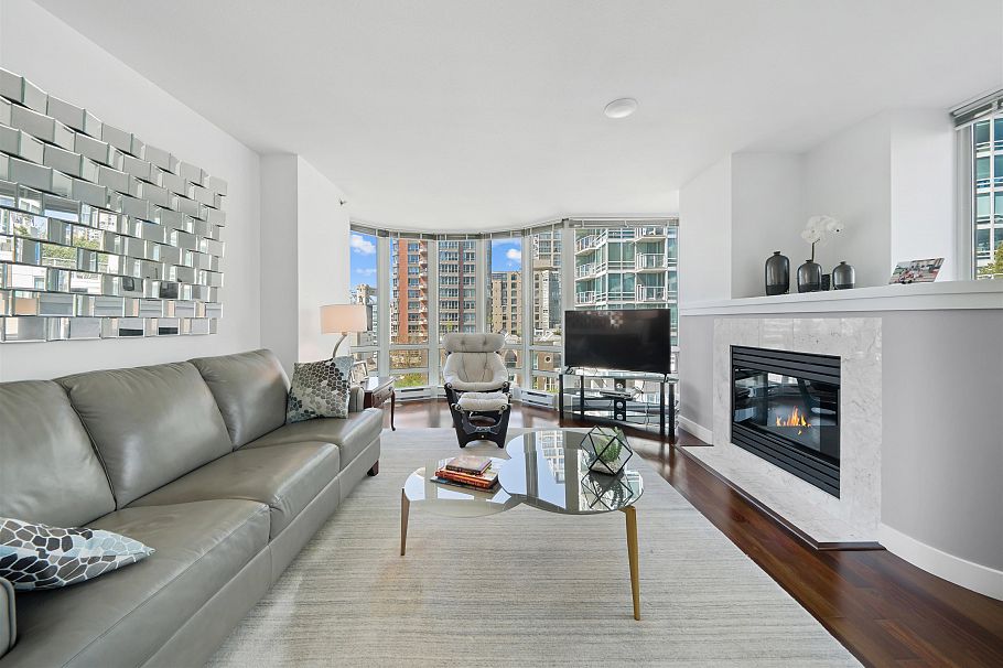 604 1501 Howe Street Vancouver, BC - 2