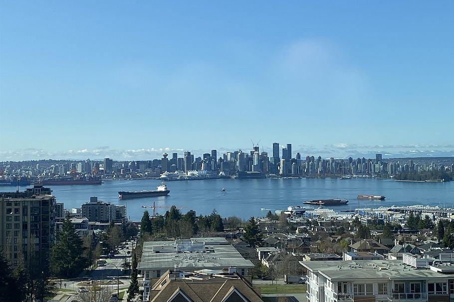 901 1320 Chesterfield Avenue North Vancouver, BC - 1