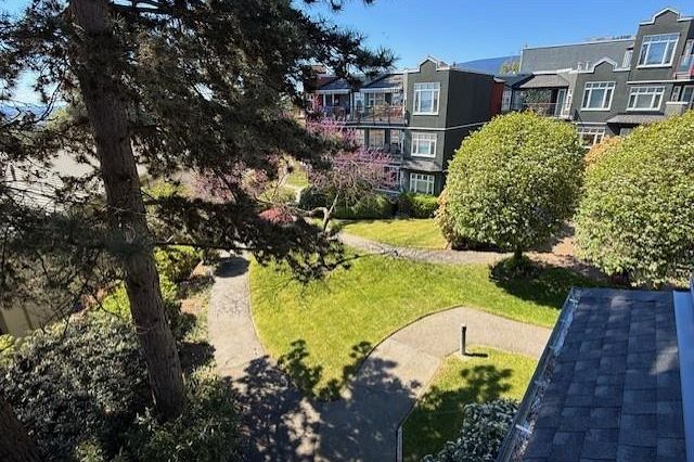 322 121 W 29 Street North Vancouver, BC - 2