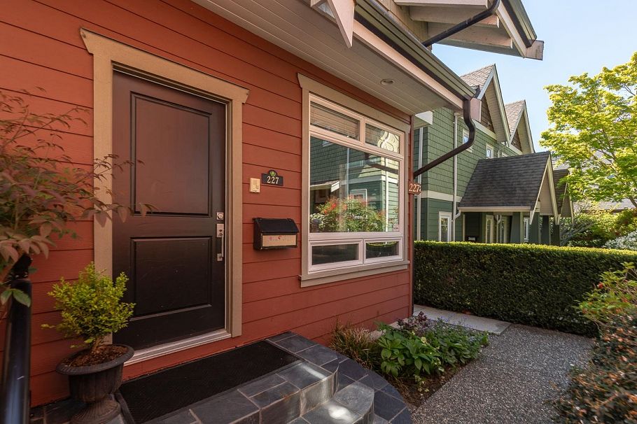 227 E 17 Street North Vancouver, BC - 3