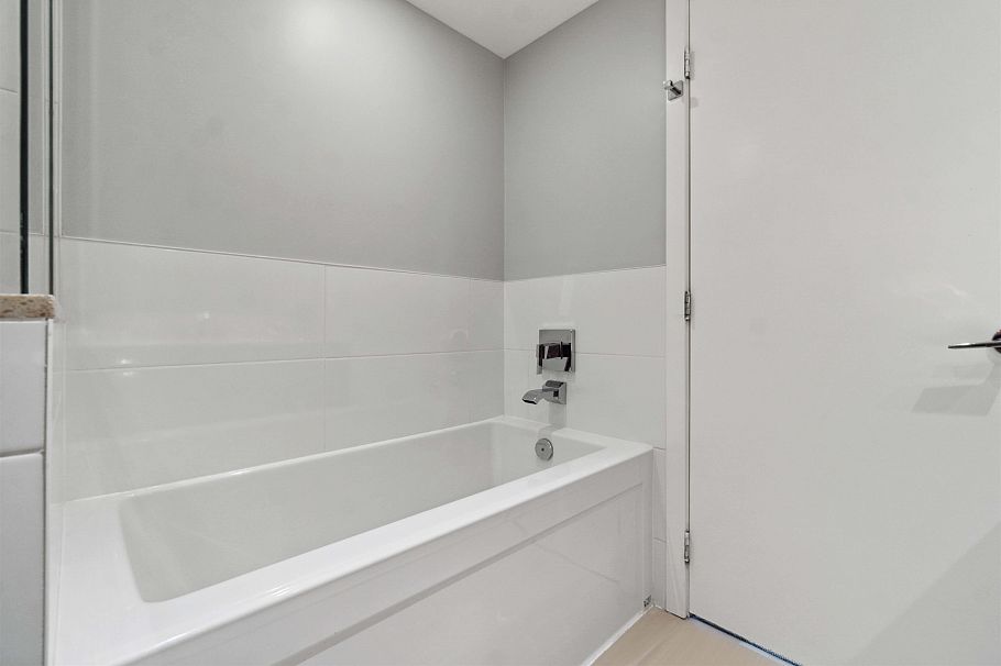 901 1320 Chesterfield Avenue North Vancouver, BC - 21