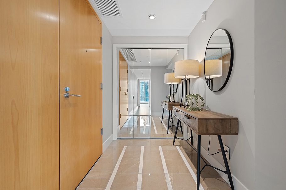 2102 590 Nicola Street Vancouver, BC - 21