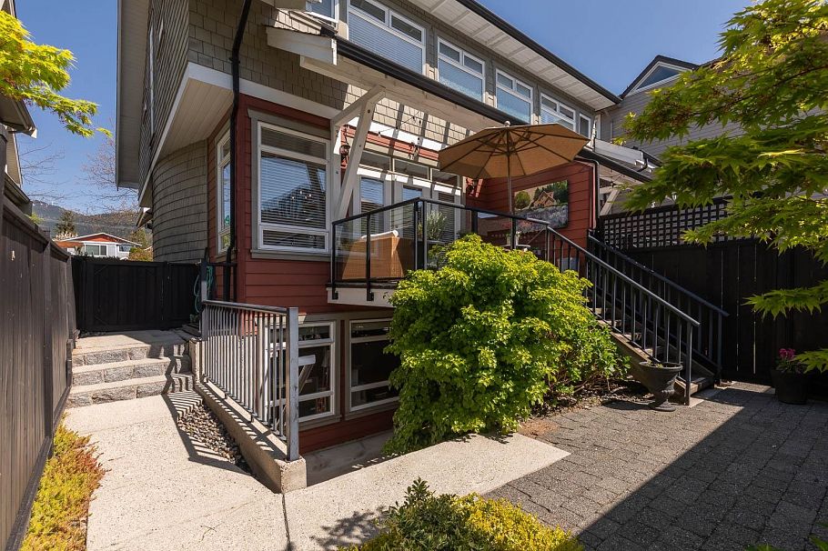 227 E 17 Street North Vancouver, BC - 34