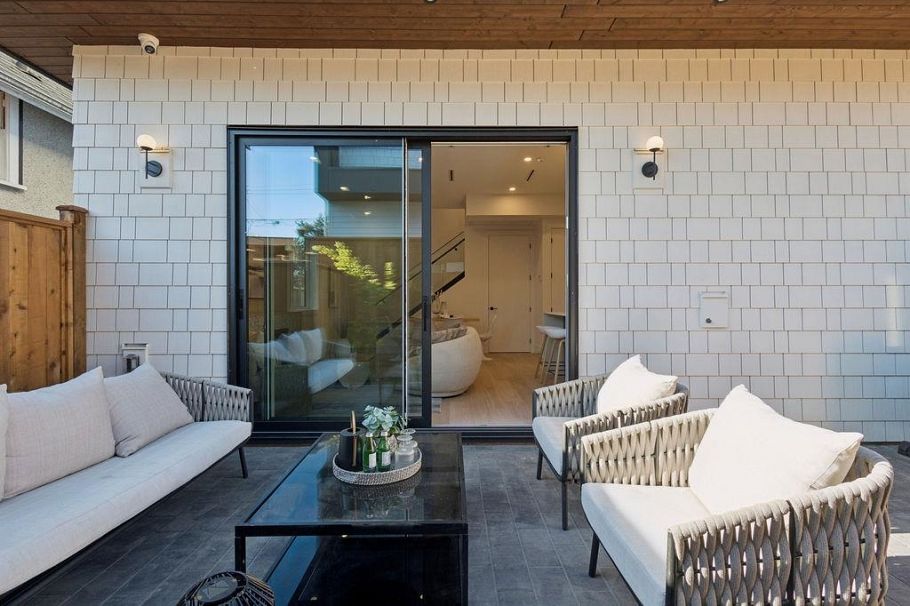 2 2752 Graveley Street Vancouver, BC - 17
