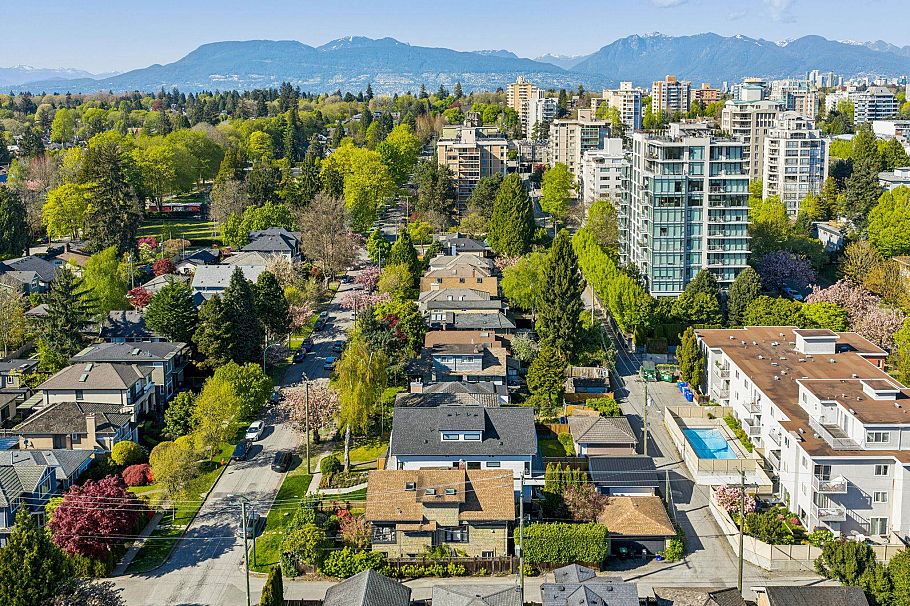 1 6040 Larch Street Vancouver, BC - 34