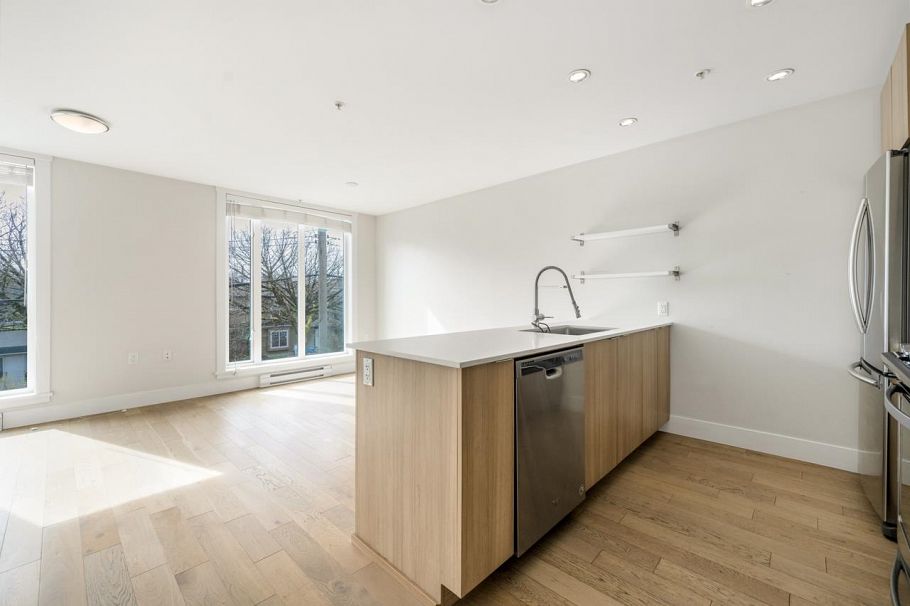 8 531 E 16th Avenue West Vancouver, BC - 4