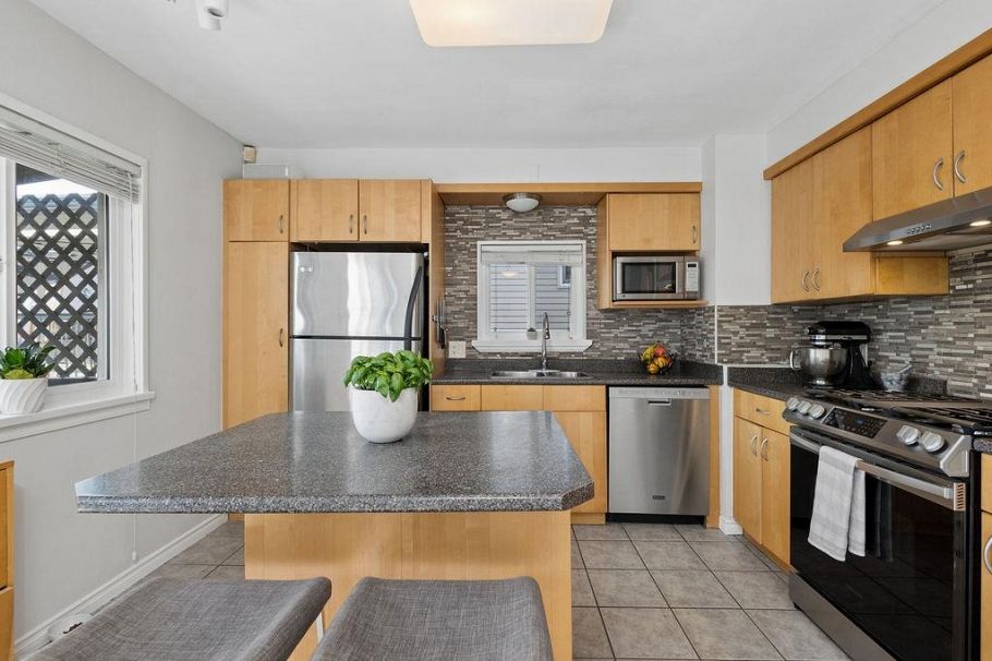 4344 Skeena Street Vancouver, BC - 4