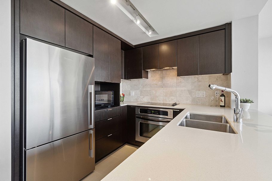 901 1320 Chesterfield Avenue North Vancouver, BC - 11