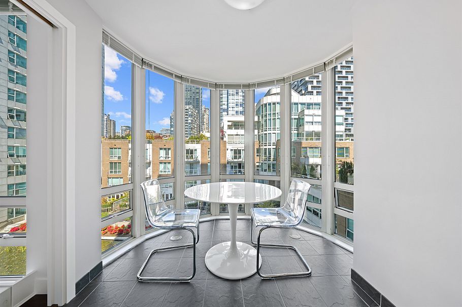 604 1501 Howe Street Vancouver, BC - 5