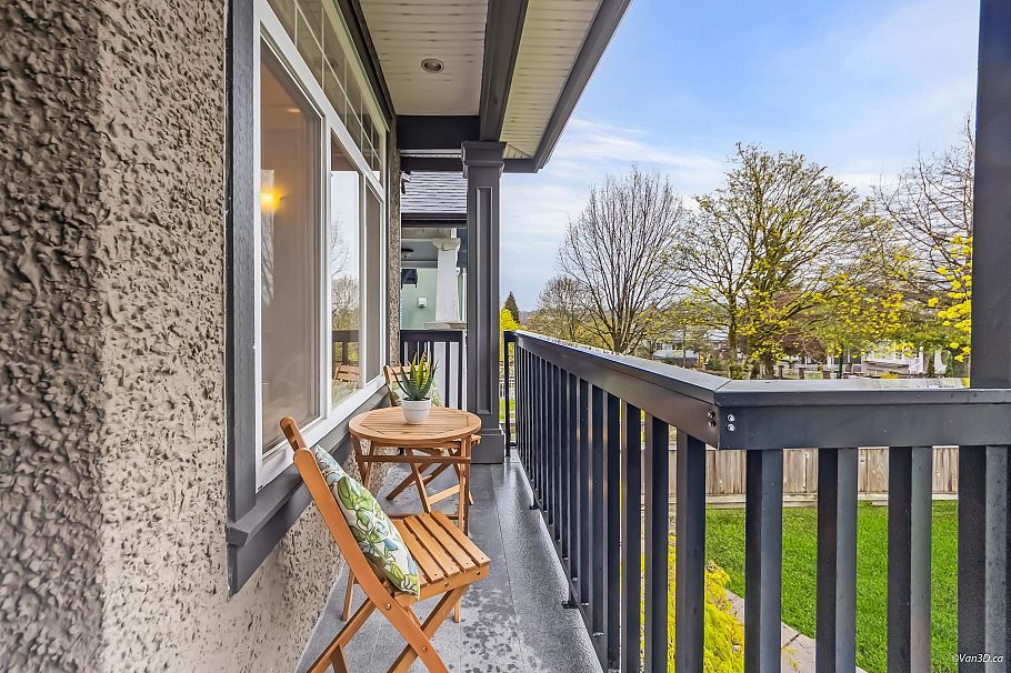 2457 E 3rd Avenue Vancouver, BC - 23