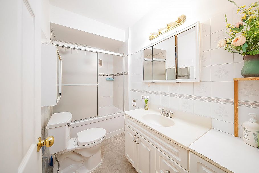 3134 E 1st Avenue Vancouver, BC - 15