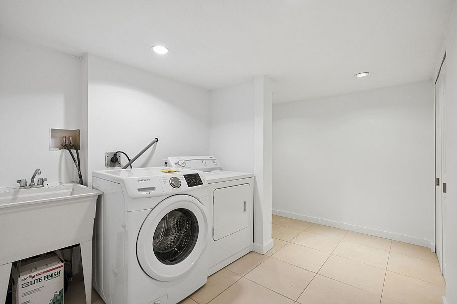 7621 Elliott Street Vancouver, BC - 29