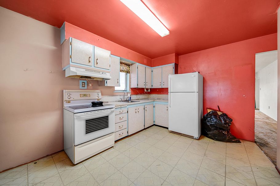 5284 Slocan Street Vancouver, BC - 4