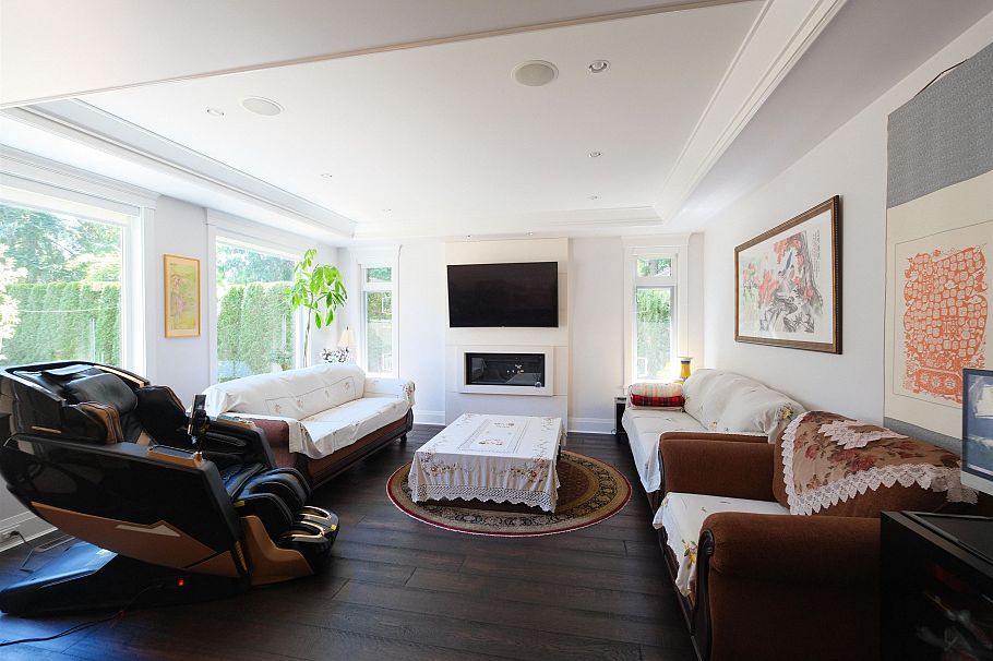 1198 Edgewood Road North Vancouver, BC - 4