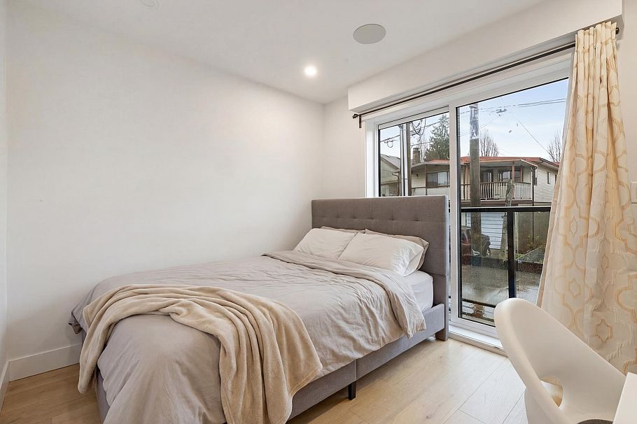 2885 E Georgia Street Vancouver, BC - 9
